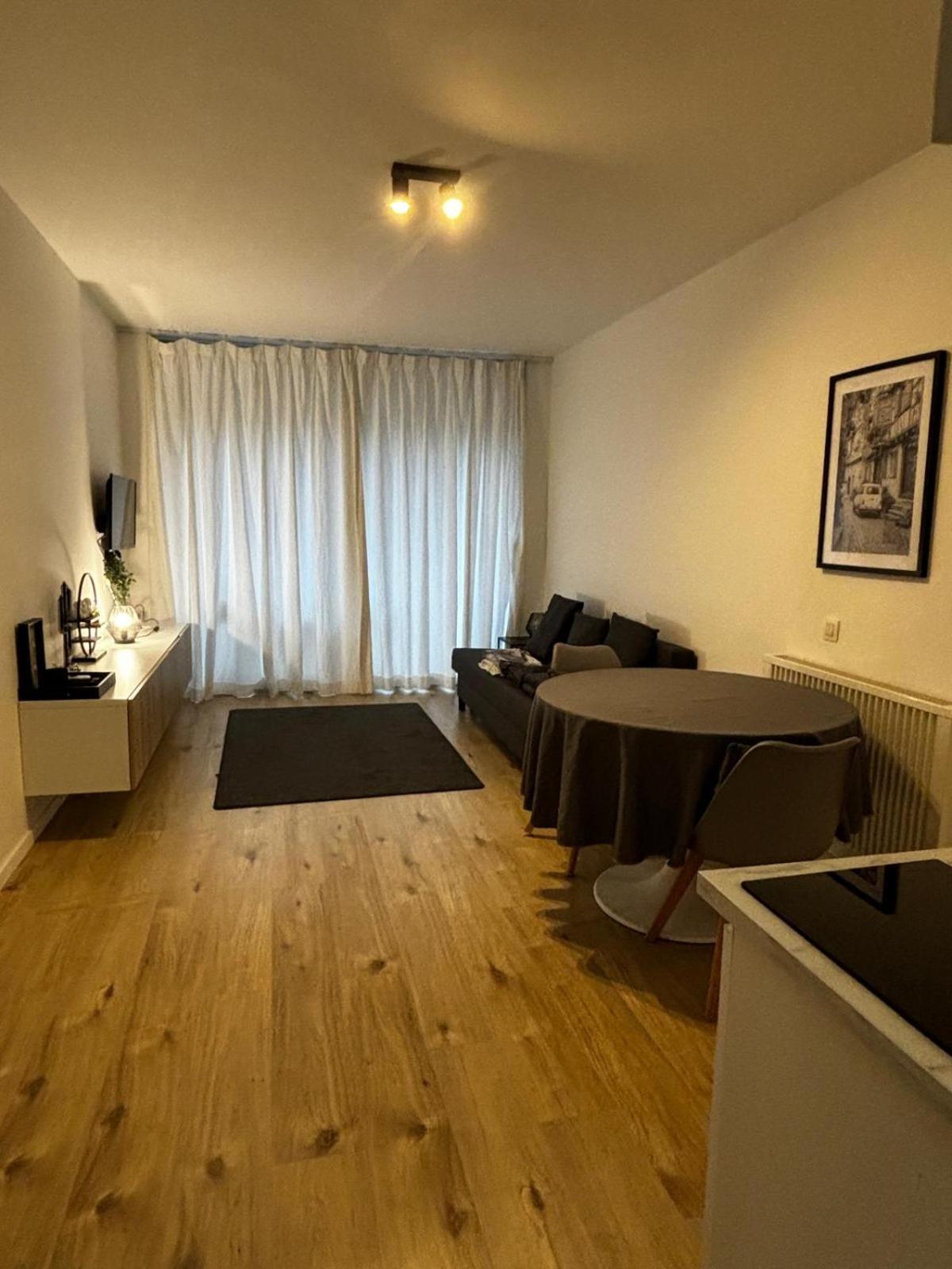 Studio, A Proximite Du Centre Et De La *